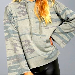 Z Supply Women’s Loft Washed Green Camo Pullover Hoodie